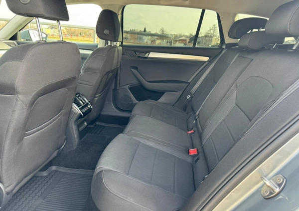 Skoda Superb cena 65000 przebieg: 182000, rok produkcji 2015 z Koronowo małe 121